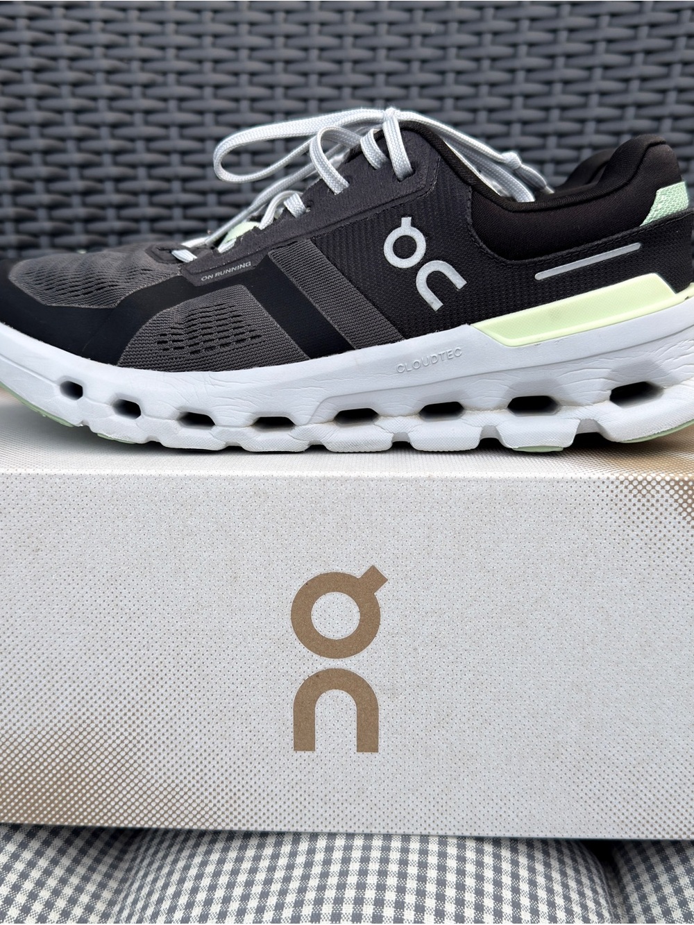 On Running Women Cloudrunner 2. New insole. Sneakers shadow Lima - Picture 2 of 9